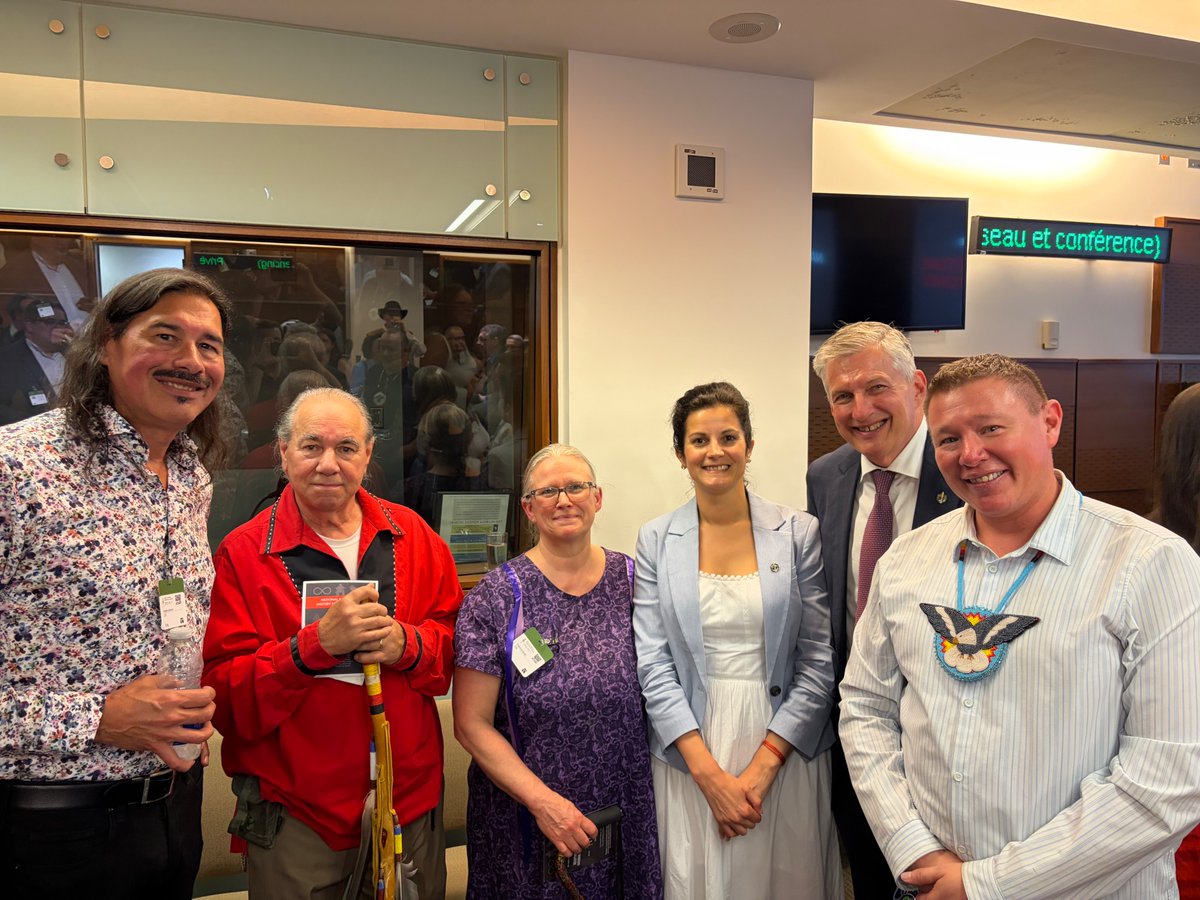 MingarelliG's tweet photo. Hier soir, j’ai eu le plaisir de participer à la réception du Mois national de l’histoire autochtone sur la Colline du Parlement.

Un honneur de me joindre à Grandfather Gerry, Grandmother Cathy, des leaders autochtones de Prescott–Russell–Cumberland, des collègues et des partenaires pour célébrer les contributions des Premières Nations, des Métis et des Inuit.

@JaimeBattiste , @MandyGullMasty , @brucefanjoy