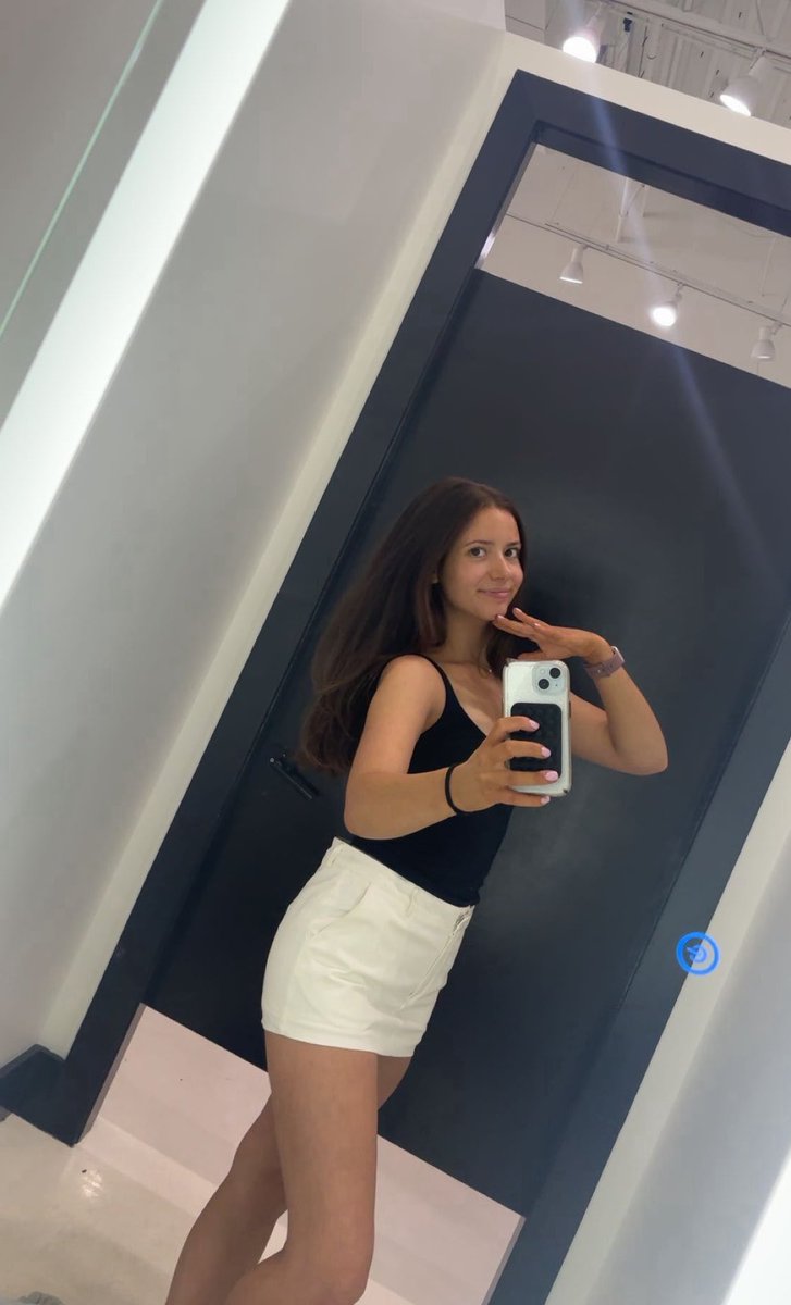 Goddess Bella tweet media