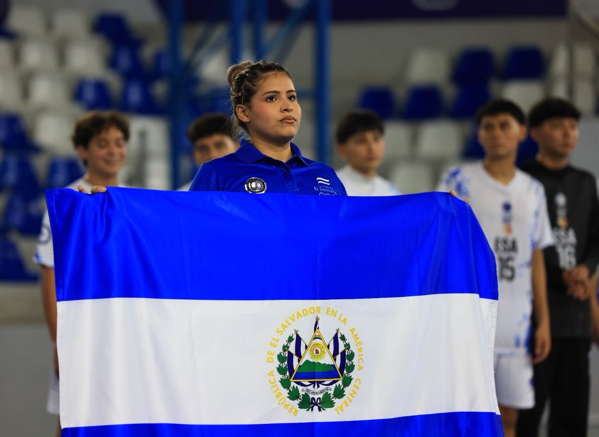 indeselsalvador's tweet photo. #Balonmano 🤾🏼‍♂️ | El Salvador enfrenta a Costa Rica en las semifinales  del IHF Trophy Centroamericano Junior y Juvenil Masculino 2026, que se lleva a cabo en la Cuna del Mágico. De ganar, los locales asegurarían un cupo en la final del torneo y obtendrían un boleto al Premundial Juvenil que se celebrará este año en Paraguay. 

#ConstruyendoElCamino