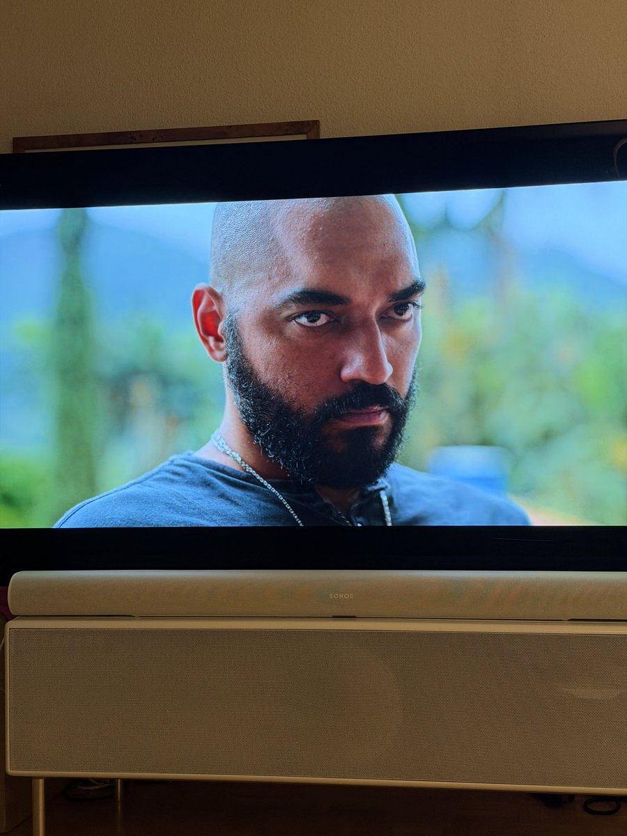 s0ftload's tweet photo. @TweetsOfSumit wusste nicht, dass Du auch Schauspieler bist und man Dich auf Netflix sehen darf. 😄😂 https://t.co/Px1UACNCiB