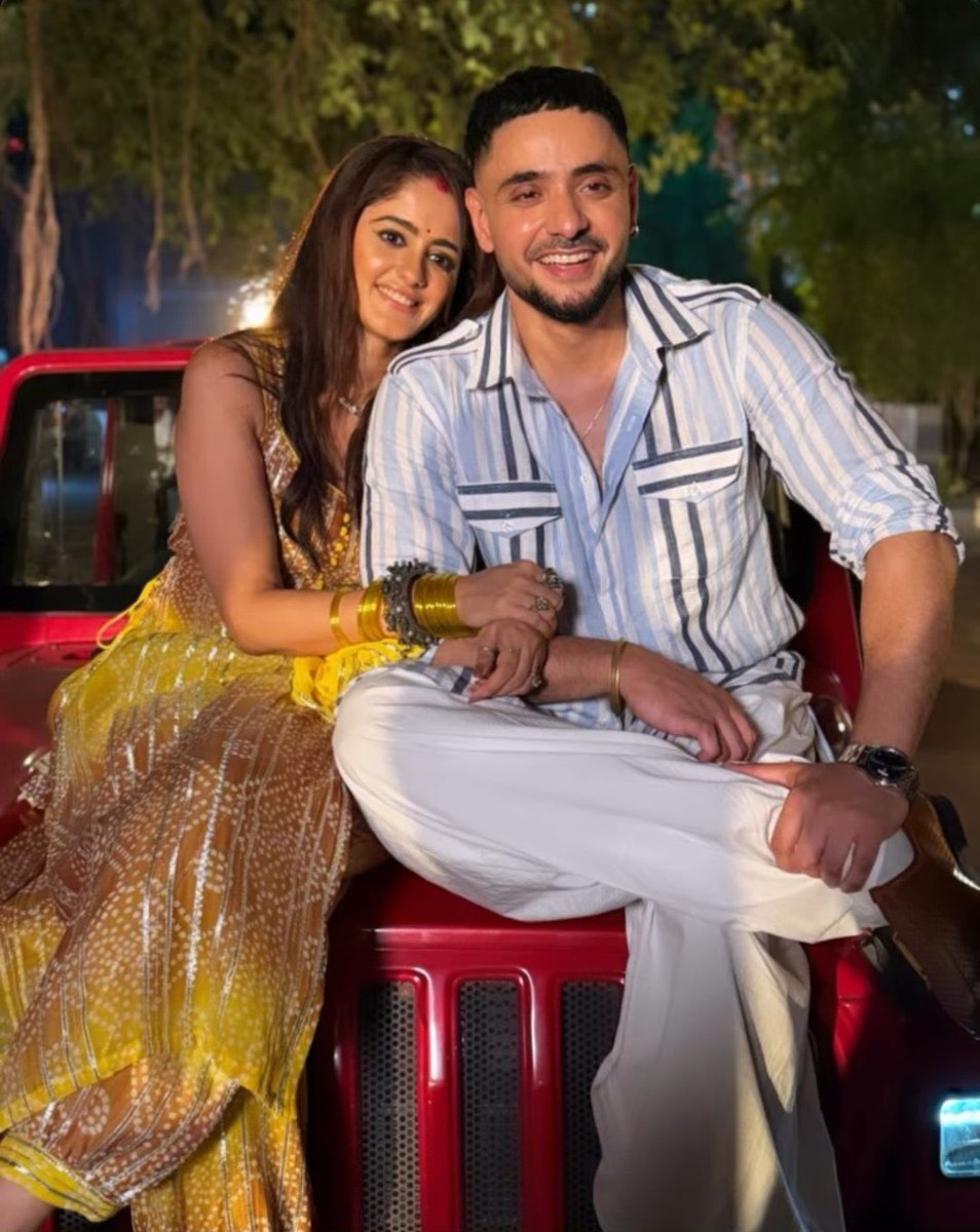 JesminGhani's tweet photo. MashaAllah. They look Sooooo cute. #Manvik #Adsha most cute magical iconic jodi of ITI. 💛🧡😂🤗✌️🤞
#AdnanKhan #AyeshaSingh
#Manvik #Adsha https://t.co/w1kpmuchNu