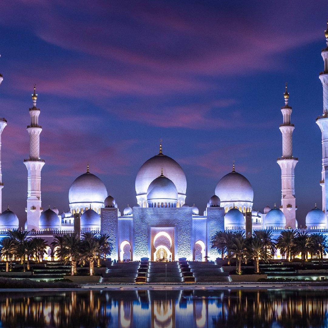 AliALzoohari's tweet photo. استهداف مسجد الشيخ زايد الكبير تجاوزٌ لكل الخطوط الحمراء، فبيوت الله يجب أن تبقى بعيدة عن أي اعتداء أو صراع.

كل التقدير لرجال الدفاع الجوي وقوتنا المسلحة والأجهزة الأمنية الإماراتية التي أثبتت جاهزيتها العالية في حماية الوطن ومقدساته والتصدي لأي تهديد.

حفظ الله الإمارات وأدام عليها نعمة الأمن والأمان.
#الإمارات #أبوظبي #مسجد_الشيخ_زايد_الكبير