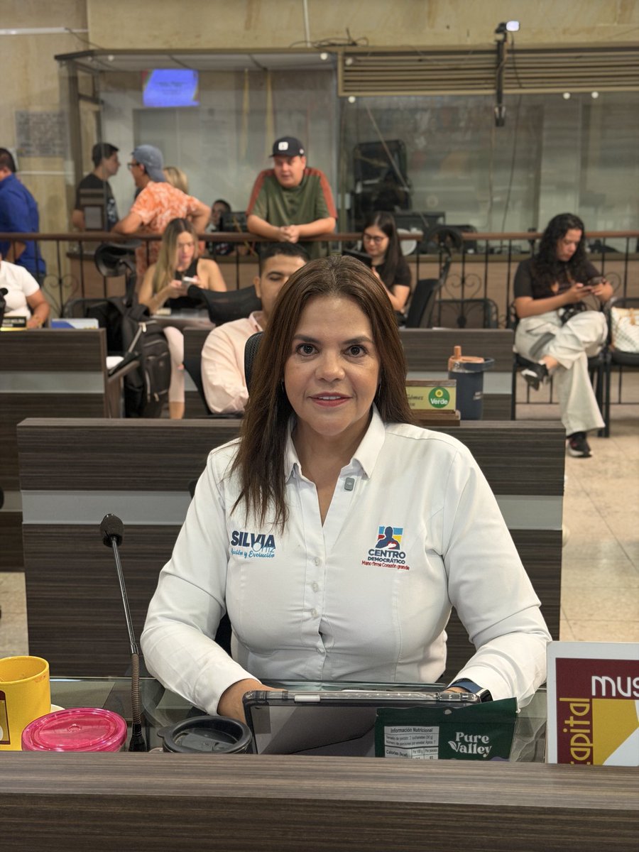 CONCEJOIBAGUE's tweet photo. 🏛️ #ControlPolítico En debate citado por la concejal Silvia Ortiz, el Concejo de Ibagué analizó la prestación del servicio de aseo en la ciudad.

Se propuso mesa técnica y seguimiento institucional para garantizar calidad y protección a los usuarios.

#SiempreParaLosIbaguereños https://t.co/A9EJx99loA