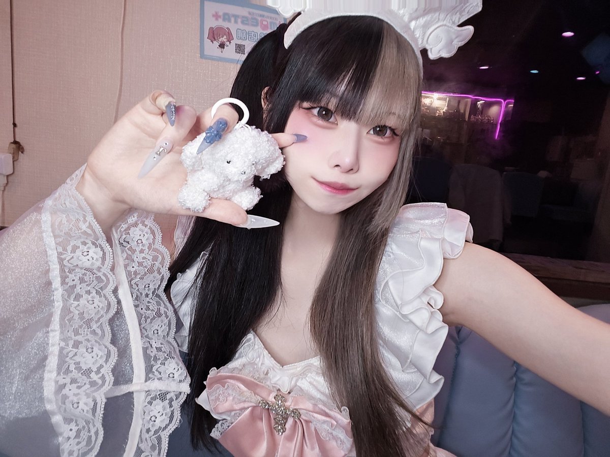 akbn_flower's tweet photo. 🏥本日の担当ナース❤️‍🩹💉

6/13(土)
18:00 
らむ@angle_ramu 
うらら@Urarachan_doll
さく@u_u_o4l7

19:00
みこと@3510_nyan_
らいち@_raichi__29

20:00
ちか@ccccc____lll__o

21:00
りる@nemunyan_77
こむぎ@mugi__ily
よる@jgxstj

#コンカフェ #赤羽 #ナース https://t.co/kiKtNvGd1n