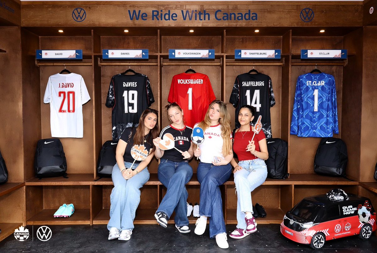 photoboothto's tweet photo. ⚽🇨🇦 Volkswagen x FIFA = a fan experience worth remembering.

From locker room photos to Team Canada pride, fans got their moment in the spotlight.

#GoCanada #FIFA #VolkswagenCanada #ExperientialMarketing https://t.co/Uvad1QUuyn