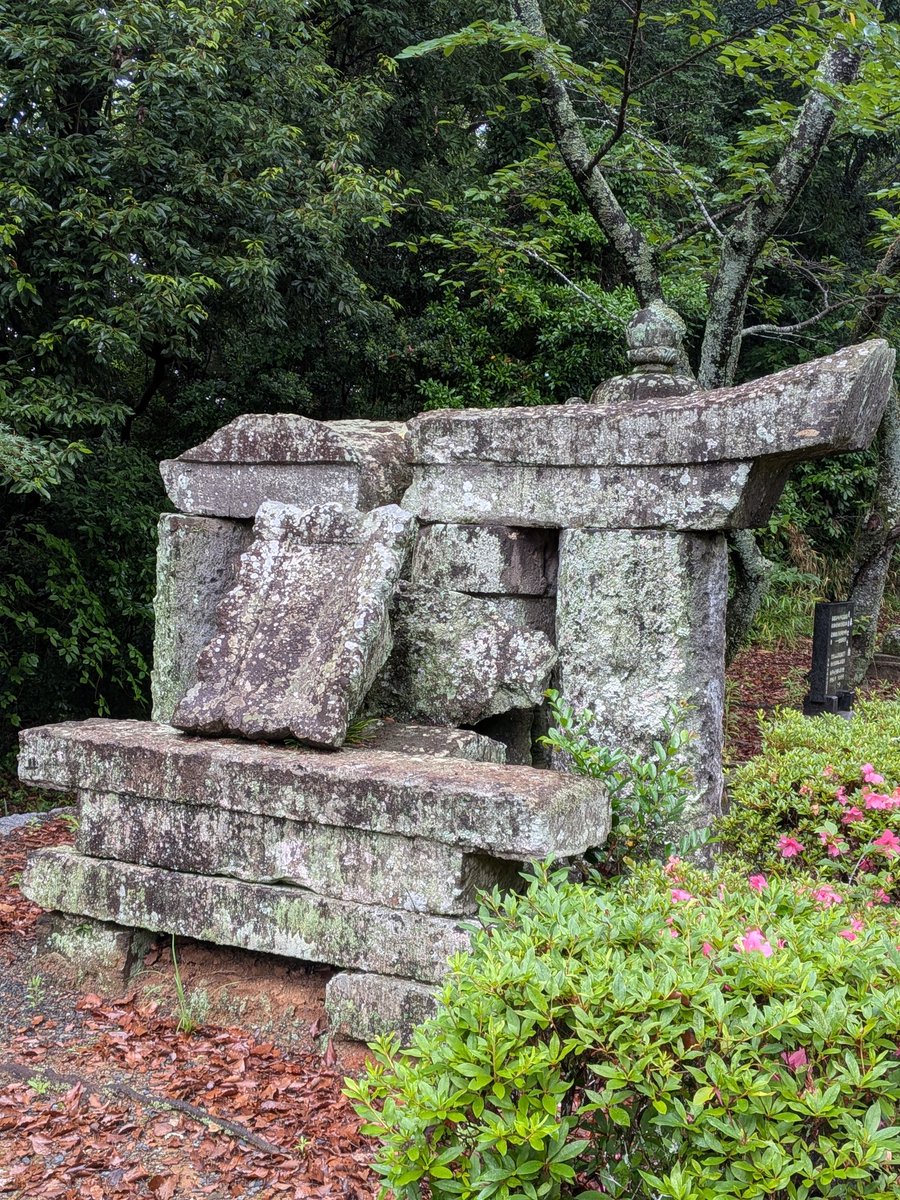 TxEi1Ho752Ir8iN's tweet photo. 四十九池神社　熊本県玉名市
戦国時代の悲劇を由来に持つ神社です
毎年10月15日に開催される　住民手作りの伝統花火が有名です https://t.co/PF0h4di3ZY