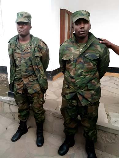 Newsupdateer's tweet photo. Les forces armées de la République Démocratique du Congo (#FARDC) ont neutralisé et détenu plusieurs membres de l'armée rwandaise 🇷🇼 envoyés à Nord-Kivu et Sud-Kivu dans la partie orientale de la #RDC 🇨🇩, opérant parmi les auxiliaires du #M23. la plupart sont envoyés à Kinshasa. https://t.co/C9z8lsDjoC