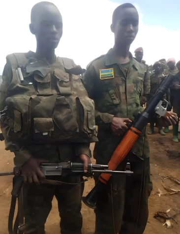 Newsupdateer's tweet photo. Les forces armées de la République Démocratique du Congo (#FARDC) ont neutralisé et détenu plusieurs membres de l'armée rwandaise 🇷🇼 envoyés à Nord-Kivu et Sud-Kivu dans la partie orientale de la #RDC 🇨🇩, opérant parmi les auxiliaires du #M23. la plupart sont envoyés à Kinshasa. https://t.co/C9z8lsDjoC
