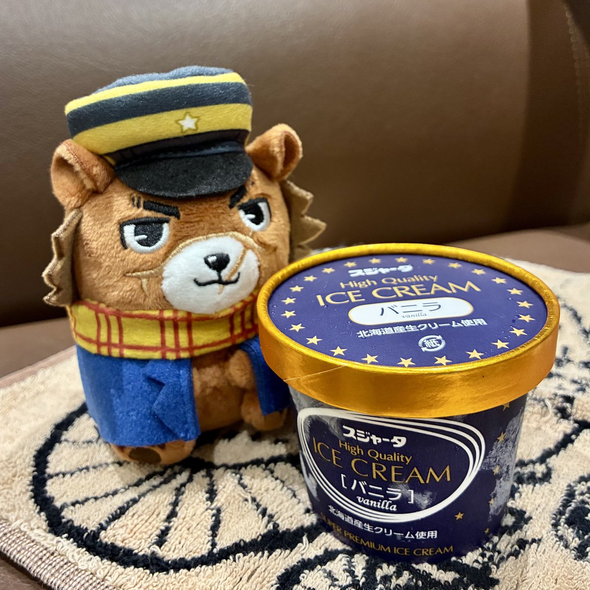 shige_long's tweet photo. 旅のお供の｢ｼﾝｶﾝｾﾝｽｺﾞｲｶﾀｲｱｲｽ｣でおなじみのスジャータアイス、買うの早過ぎて出発前に柔らか食べ頃アイスに…とても美味しかったデス(笑) https://t.co/x0opxkADaJ
