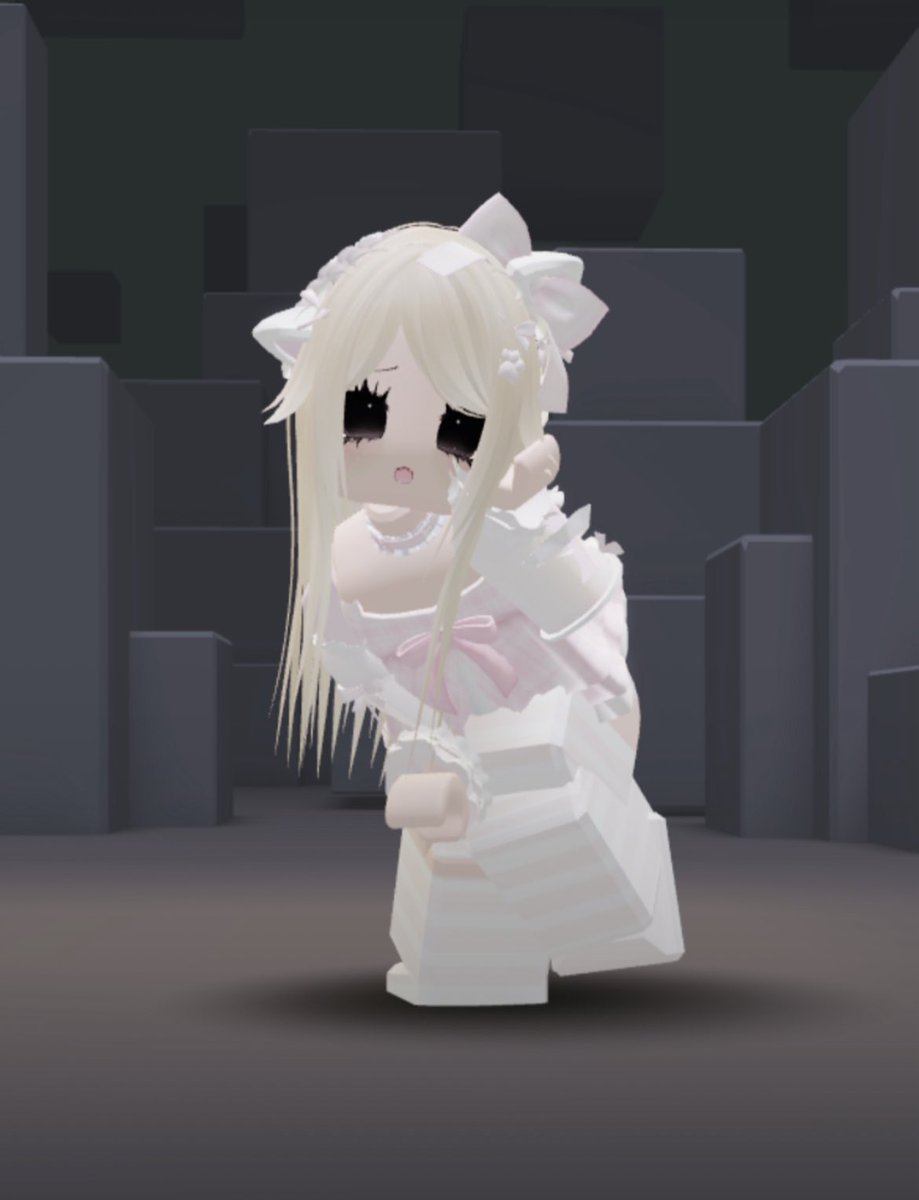 SMoscianes66416's tweet photo. I need an #eboy that will spoil me!! > < selling #fansigns <3 i’ll be a good #kitten for #robux (≧◡≦). #roblox #ekitten #viral https://t.co/EWV5fsTcOc