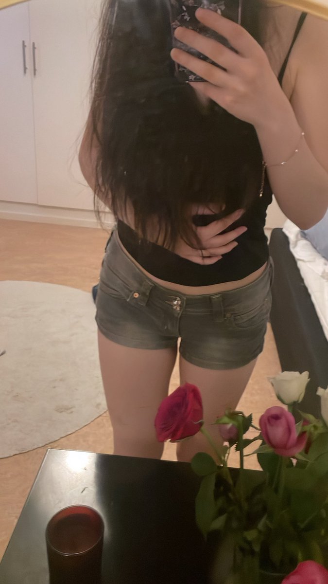 woensk's tweet photo. lost around 7 kg since this post and i see no difference somebody please hit me with a frying pan https://t.co/quL1UP9QzF