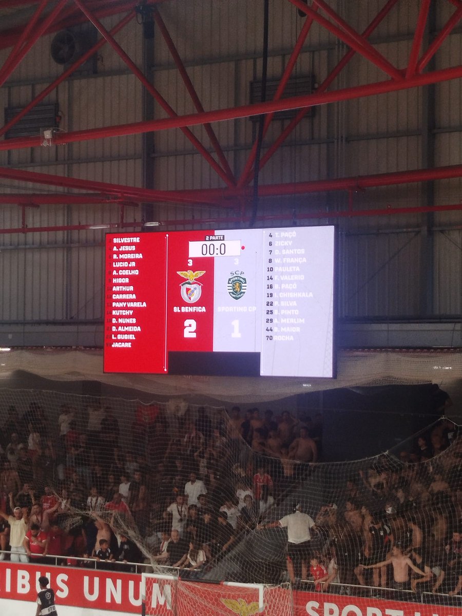 rapazesgp1904's tweet photo. Que bela maneira de começar a final.
Que ambiente.
Ganhar no João Rocha! https://t.co/29oGZxflnm