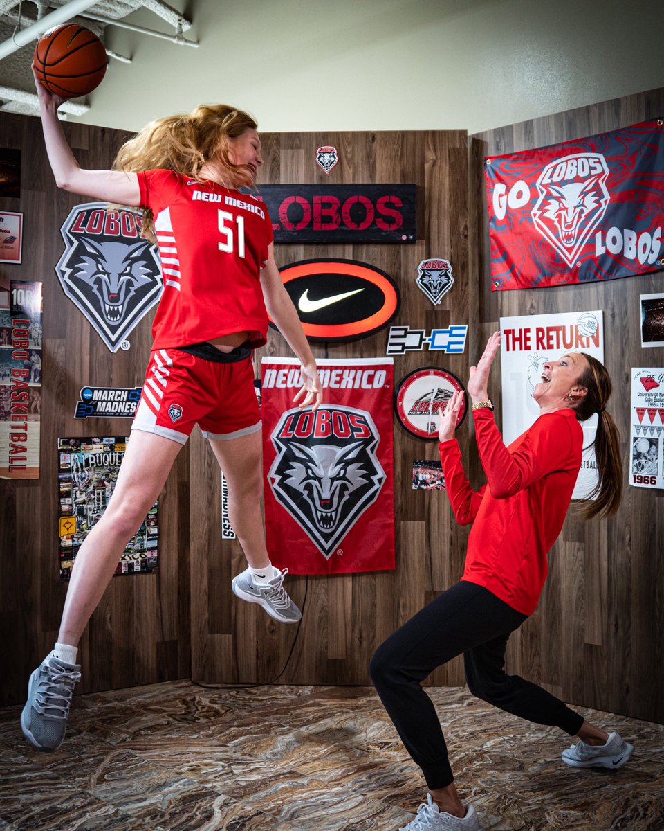 michellehmaley's tweet photo. Fun photoshoot @UNMLoboWBB ! Thank you @CoachAmyEagan and staff. @Alli_Maley enjoyed her time on campus. https://t.co/R6a5ay5EqK