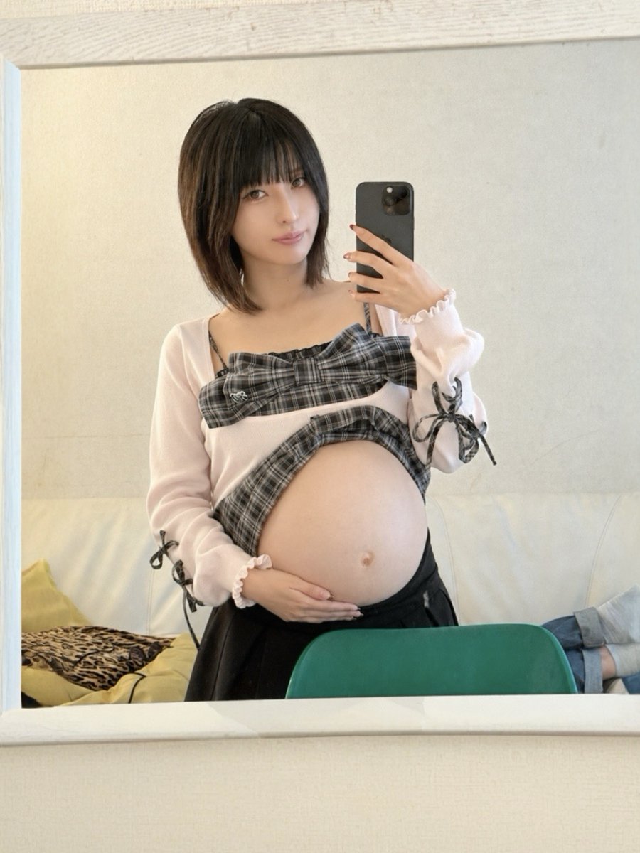 akane_mito's tweet photo. ←高３
　　　　→㊥出し解禁した現在 https://t.co/UJtetQXUk5