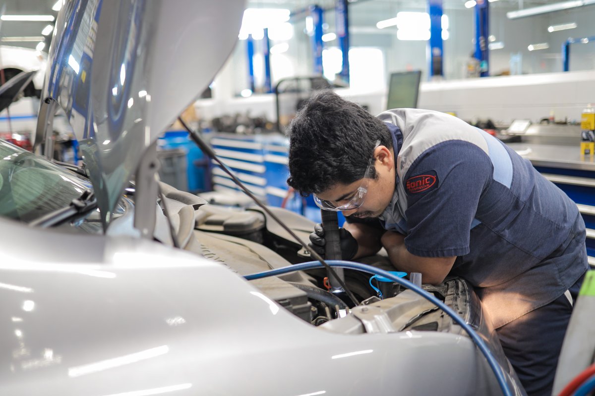 CarsonHonda's tweet photo. Precision is in the details. Our factory-trained technicians don’t just look at your engine—they inspect every component with a specialized eye to catch little things before they become big issues. Give your Honda the expert care it deserves.

https://t.co/jAj9BRnTrb https://t.co/0zZWgw5pSa