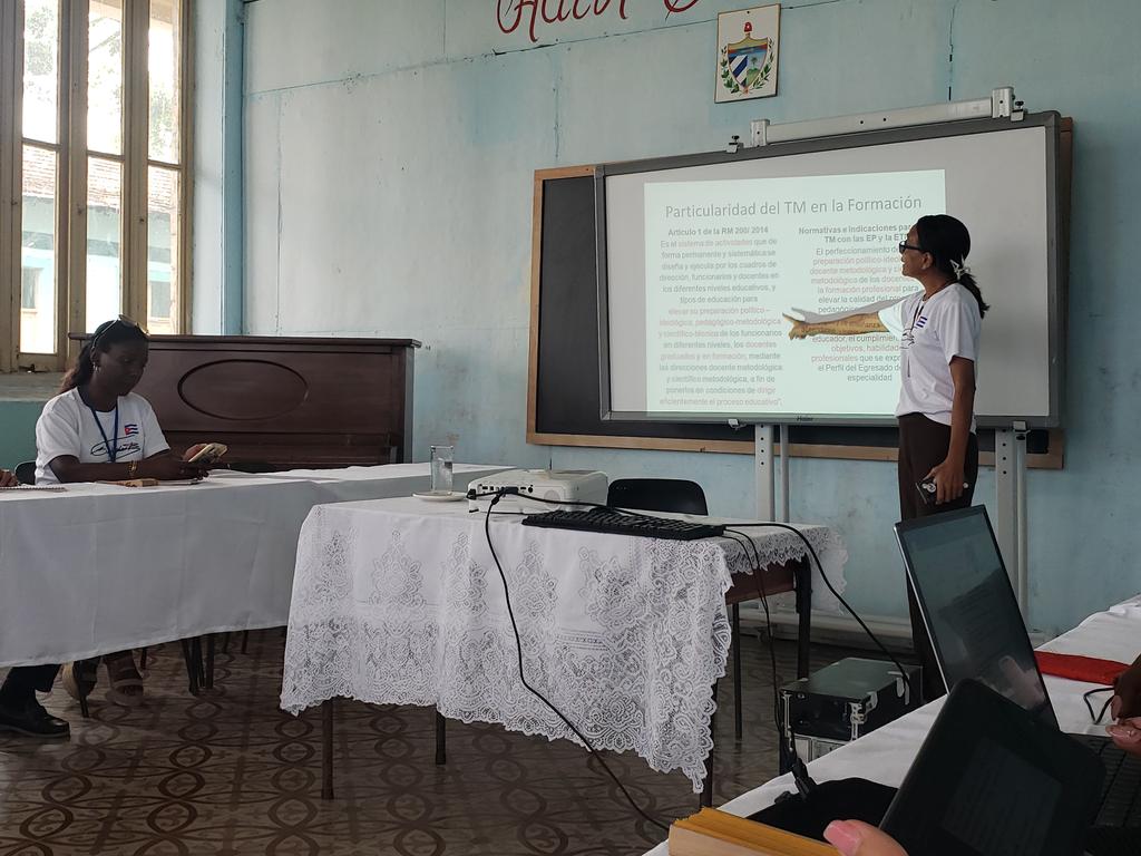 AmericaMatilde2's tweet photo. Se continúa de Seminario Preparatorio desde la comisión de la Dirección de Formación Profesional: Modelación del Sistema de Trabajo en cada etapa de trabajo #CubaMined #SiempreSantiago #DgeSantiago #santiagoessantiago https://t.co/C30PShcYUQ