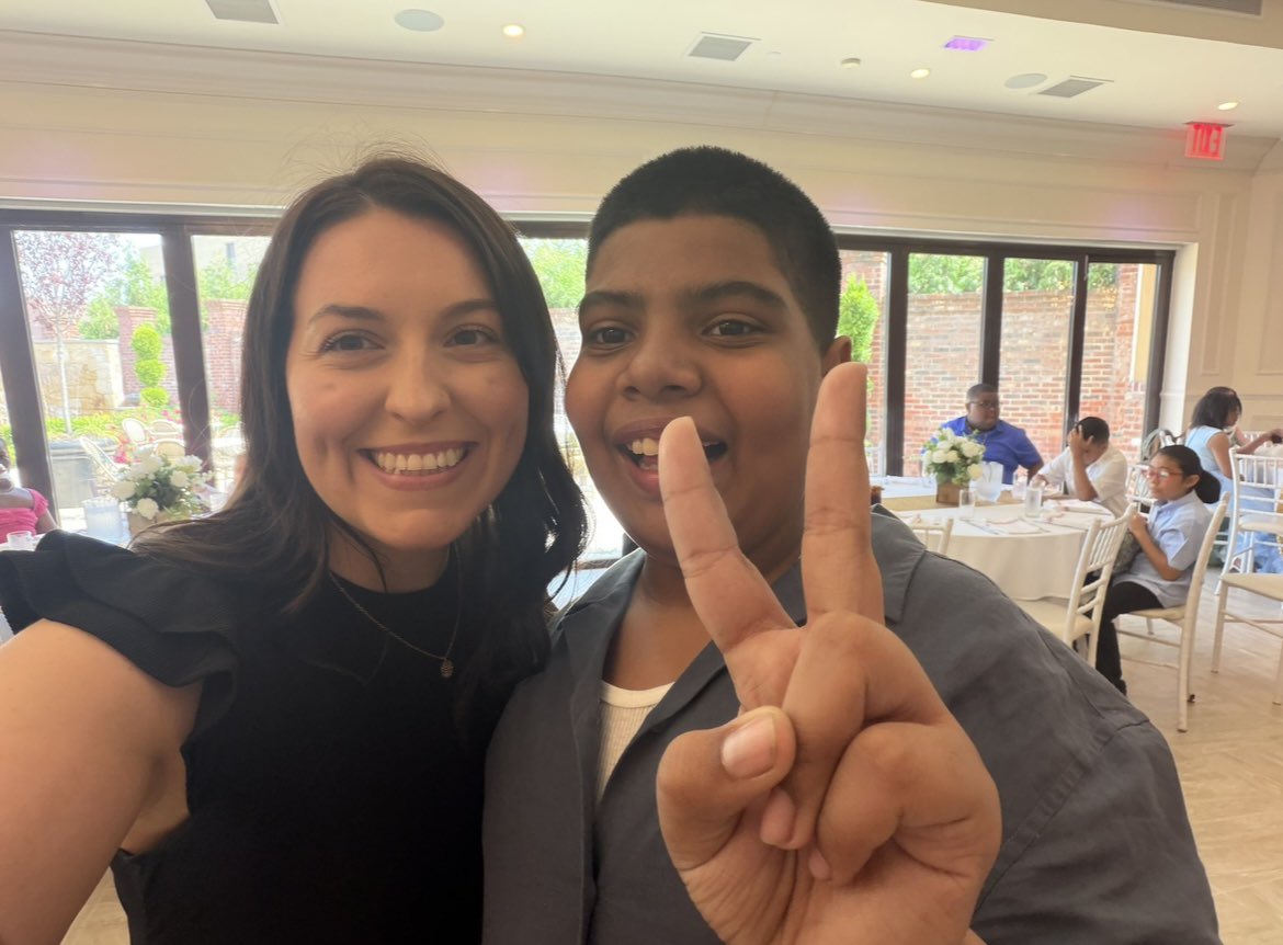 TheraErickson's tweet photo. PS75 🥰 5th Grade Prom!  #StudentExperiences #Community #PhotoBlast #dontownrightstothemusic‼️ https://t.co/w8yclqfQyD