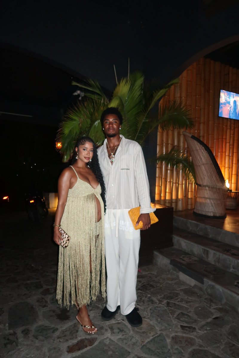 daviddukejr's tweet photo. Last trip before babygirl gets here🤰🤍🇸🇽 https://t.co/COPc9vqTN7