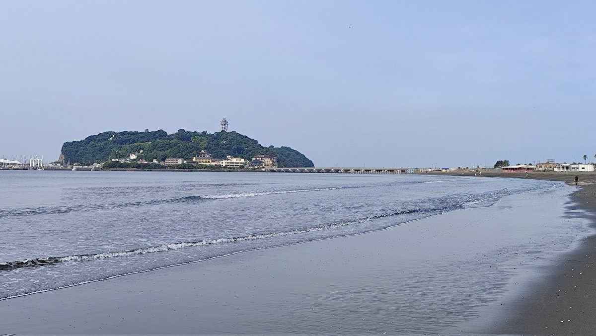 zin_GER's tweet photo. 江の島なう
生憎の薄曇り空だけど昼間は晴れ予報なので人混みが怖いけど紫陽花撮影は午後から https://t.co/locVPqJKhU
