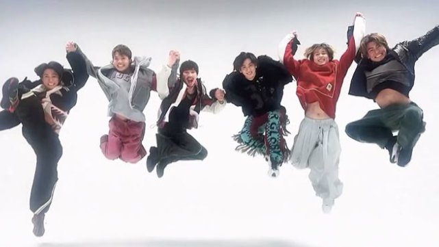 st_Jesse_0122's tweet photo. ジェシー担だけど、6人みんなでジャンプするよーって時の髙地くんが可愛すぎてやばい

#SixTONES #ジャンプが可愛すぎるぞ髙地くん https://t.co/xt91GOhGxp