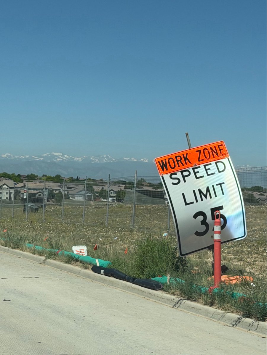 piper__browning's tweet photo. I guess speed limit signs are bigger in Colorado!! Now nobody can say “I didn’t see the sign”. Time to get acclimated for the @CSUFutbol ID camp tomorrow. @ImYouthSoccer @ImCollegeSoccer @ussoccer @TopDrawerSoccer @TheSoccerWire @SoccerWSA @PrepSoccer https://t.co/ycyA71JmAN