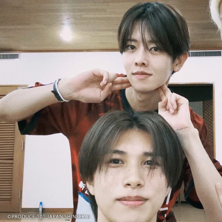 mogu_chann21's tweet photo. 土田央修 年下2人とお揃いアクセを付けるの巻⁉️⁉️ https://t.co/GFWh8Ij2wz