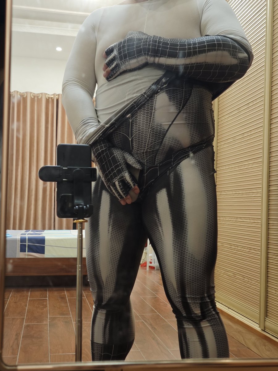 XjhRuby's tweet photo. 蜕皮？🤫 https://t.co/qNhRFfltT9