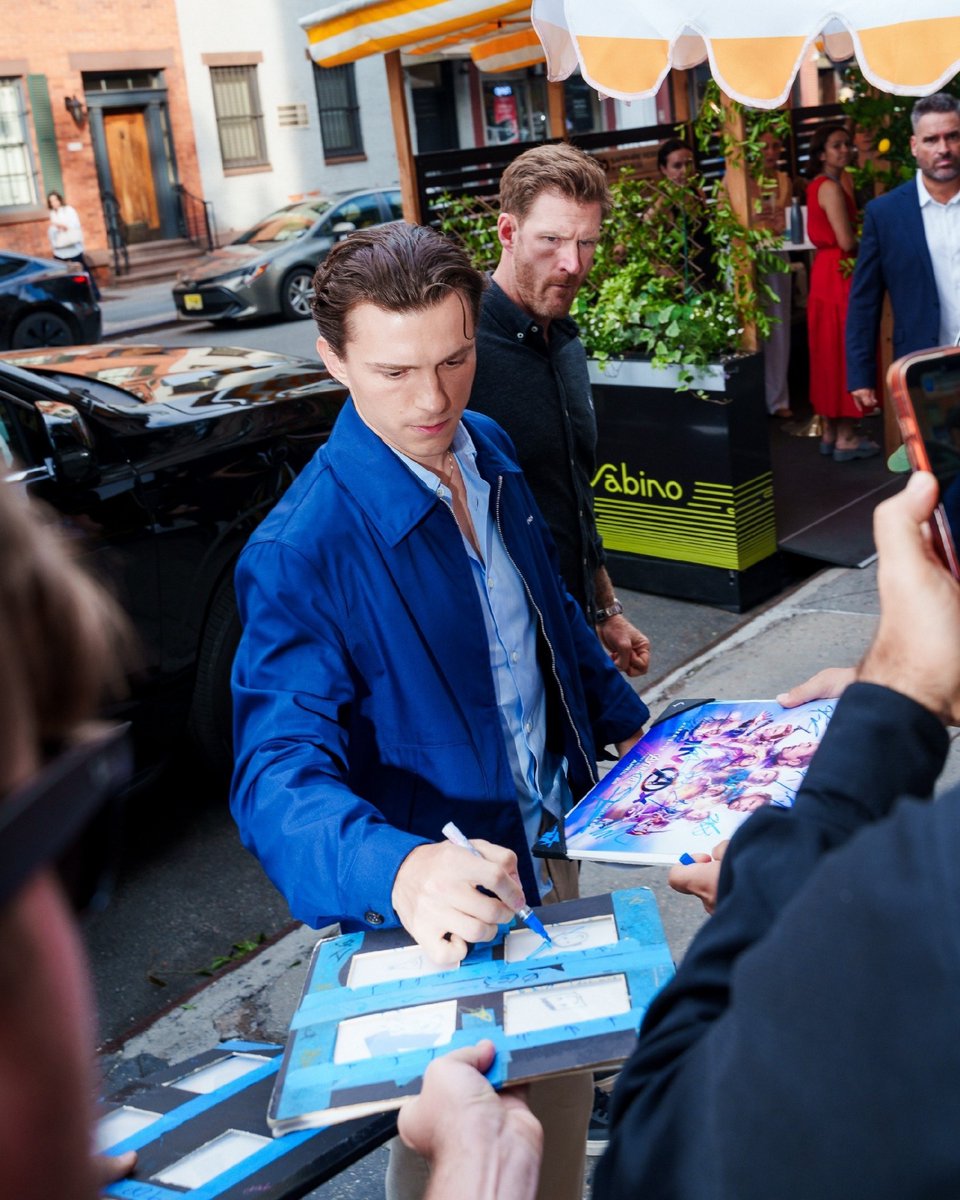 thollandrchives's tweet photo. More of Tom Holland in New York today. https://t.co/OqfmnVJnQd