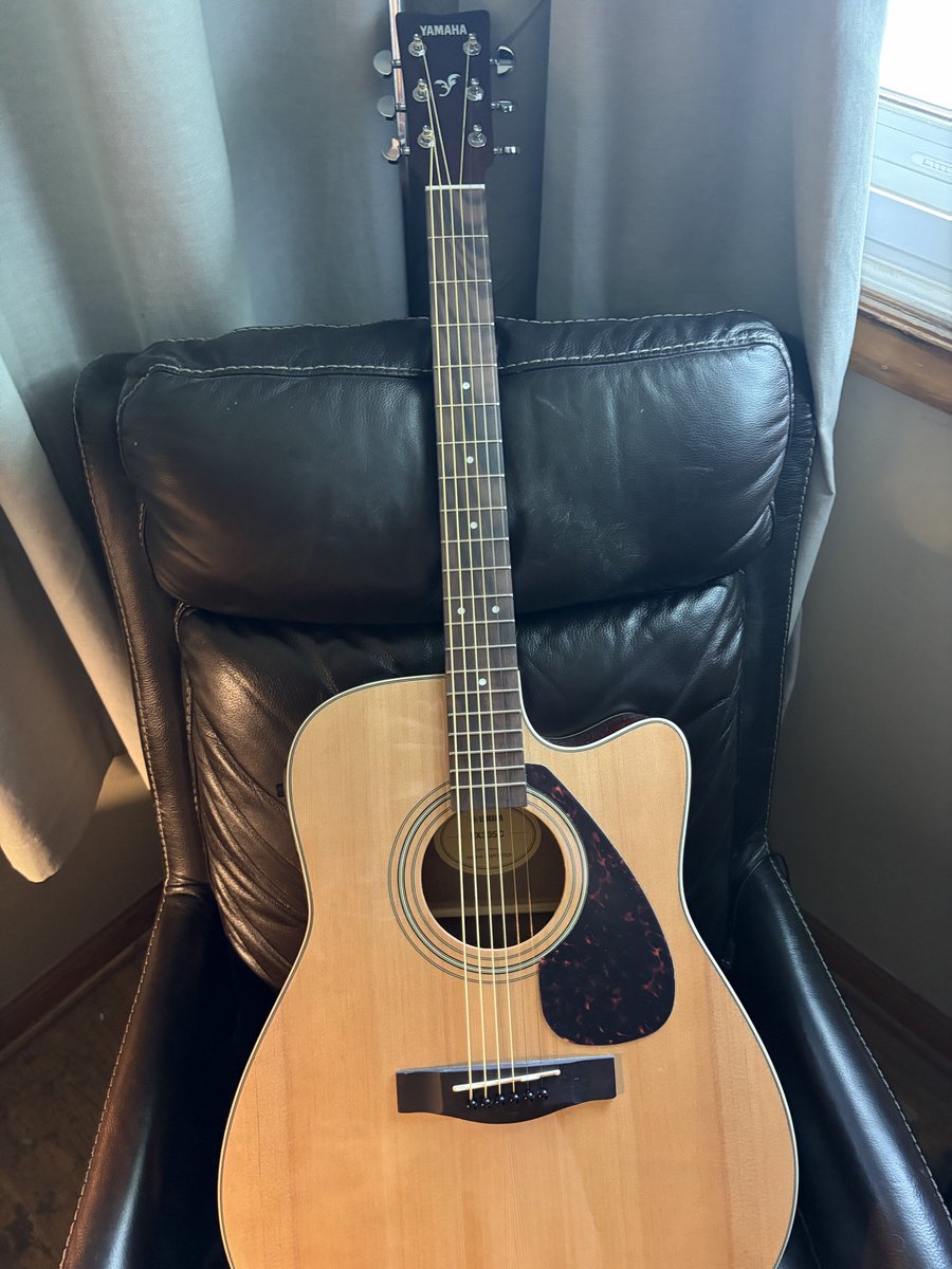 Evan_Jon97's tweet photo. @68Cash Sick guitar, brother. Just bought this myself the other day. https://t.co/hWOKoAZb7Z