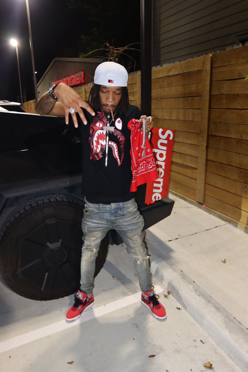 biggestapeweezy's tweet photo. count a million in my dreams befo it happened💭 https://t.co/BT4rIe48ns