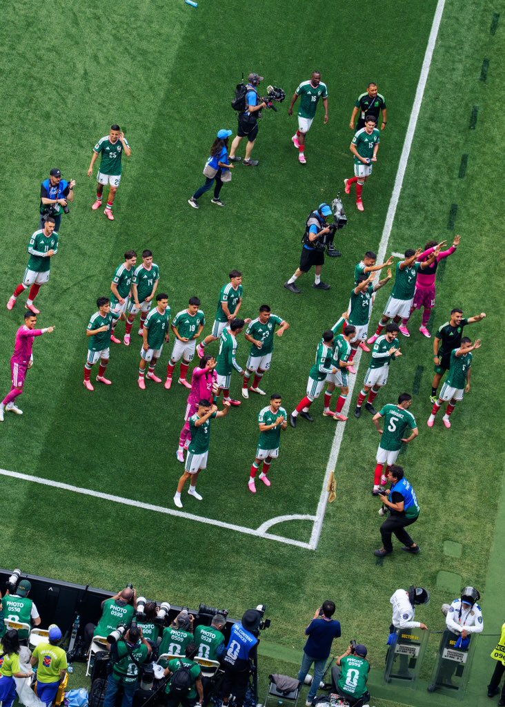 Santgimenez_'s tweet photo. Difícil explicar lo que se vivió ayer... muchas gracias incondicionales, ver a tantas personas unidas por estos colores y sentir la fuerza que generamos entre todos fue algo único!!!! ❤️‍🔥🇲🇽

Esto recién comienza, Sigamos todos juntos.

Y SI SI???? https://t.co/7TJeoyttrd