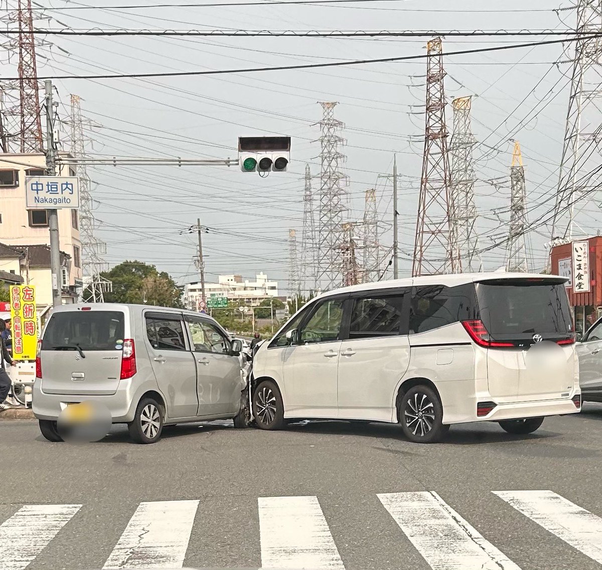 s_emikos's tweet photo. 6/13  7時半頃
阪奈道路 大阪 終点辺り
事故のため渋滞しそうな予感💦 https://t.co/K0FcOL5ihN