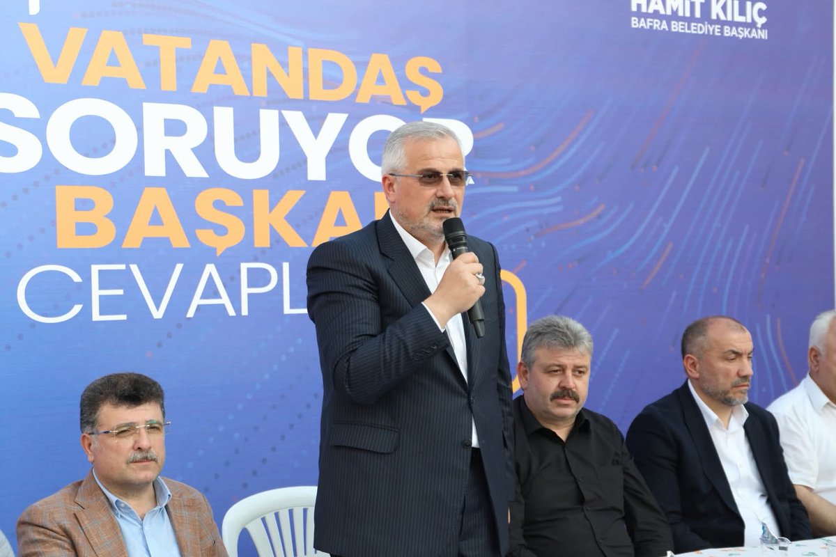 55AkPartiBafra's tweet photo. Vatandaş Soruyor Başkan Cevaplıyor💡🇹🇷🎤

Gaziosmanpaşa Mahallemiz de "Vatandaş Soruyor Başkan Cevaplıyor 💡🇹🇷🎤" programı İlçe Başkanımız İbrahim Semiz ve Belediye Başkanımız Hamit Kılıç 'ın katılımıyla gerçekleşti. https://t.co/ze2tjBDRGM