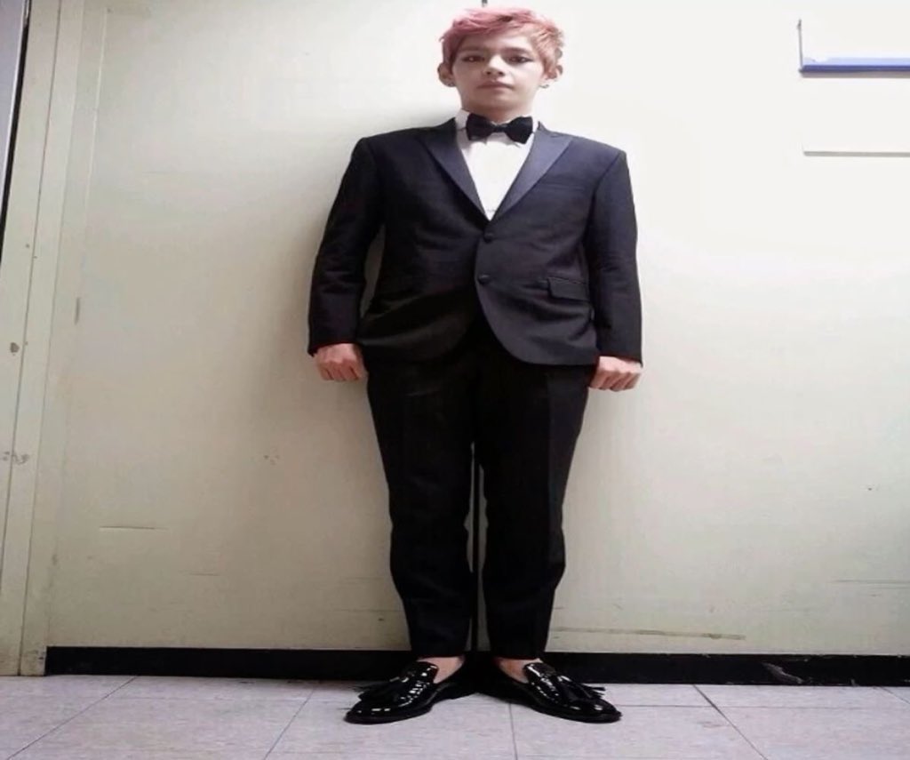 koobiful's tweet photo. hi guys i‘m gonna be on my new mainpriv bc they locked me if anyone gaf its @comebacktojoon can we be friends maybe #shytwt i‘m kinda insufferable if it‘s ok https://t.co/5o3yrKSRbe