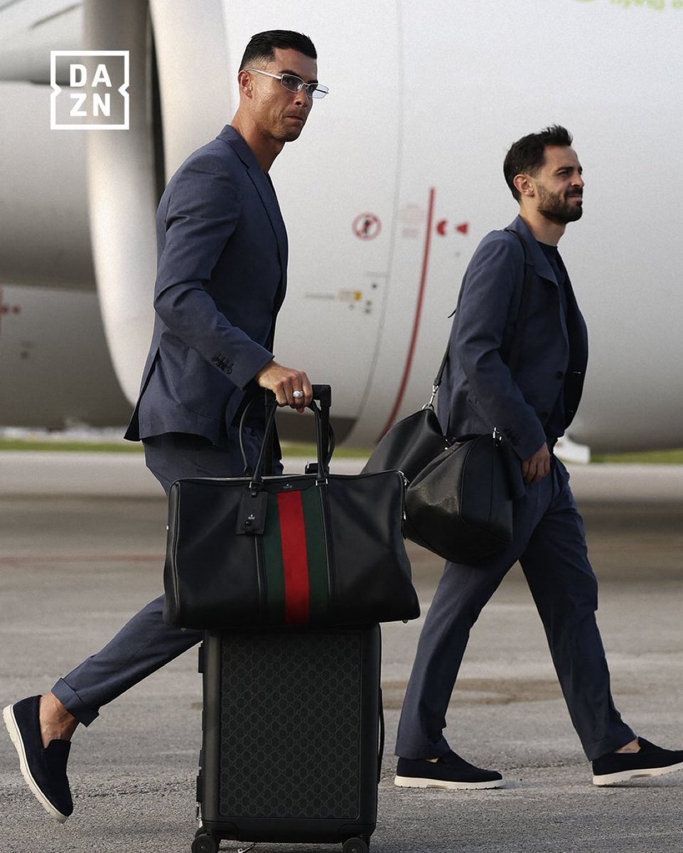 Nawaf_STATS's tweet photo. الأسطورة كريستيانو رونالدو يصل أمريكا 🇺🇸 https://t.co/u3uerozE41