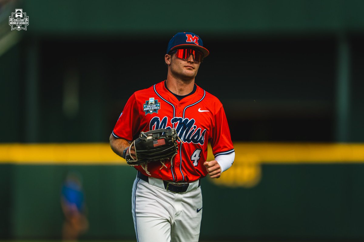NCAABaseball's tweet photo. Loving the @OleMissBSB warm-up vibe 😎

#MCWS https://t.co/ayGaUaINRG