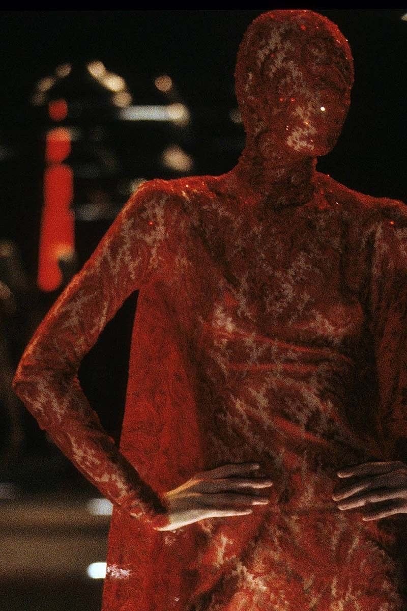 _HDD's tweet photo. Alexander McQueen (1998) https://t.co/FckHGl9rnO