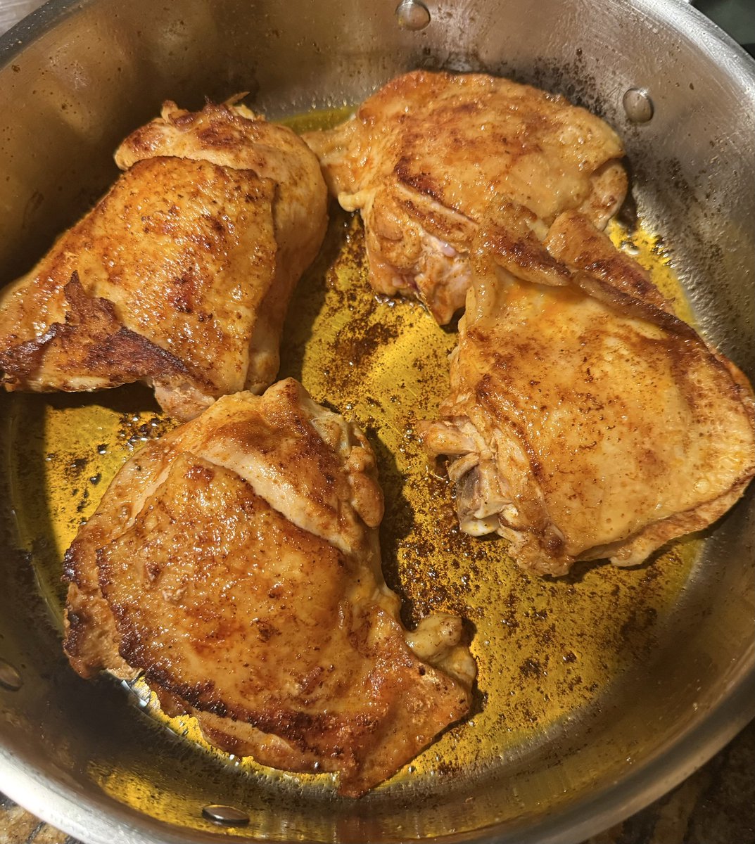 FsuSimon's tweet photo. Made it through another week! Happy Friday! What sort of #Deliciousness you working with this weekend. Little 1 pot Cajun Casserole. Into the oven for about 30 more minutes. There is rice in there somewhere lol. https://t.co/xS3v6Jleux