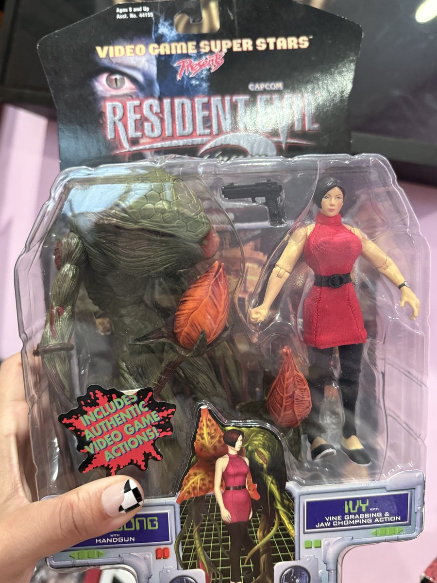 LilBigTrouble's tweet photo. Legendary thrift store find today #rebhfun #re2 https://t.co/rdhFozOllI