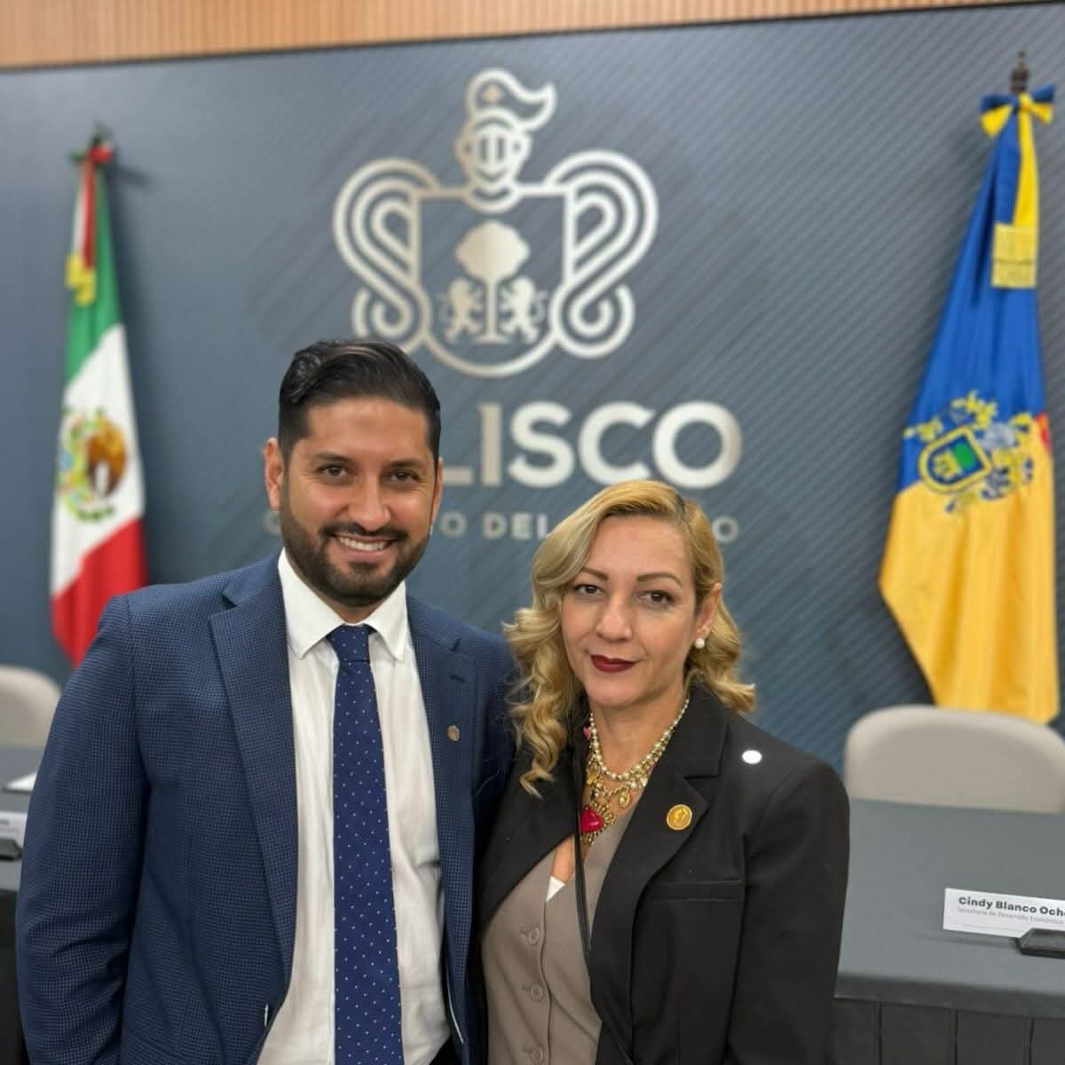 jorgegogdl's tweet photo. Ulises Fernando Bernal Miramontes se llama el tipo que ayer hizo burlas racistas a una aficionada coreana y es presiente del colegio de ingenieros civiles de Jalisco.

Una vergüenza de persona https://t.co/JCLJFfmb4V