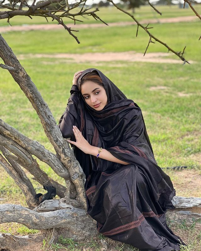 ShmsLebat's tweet photo. في موريتانيا للريح لحن،
وللرمل قصة، وللقلب وطن.
#موريتانيا #شعر_موريتاني #حسانية 🌿 https://t.co/YQVMevuyM8