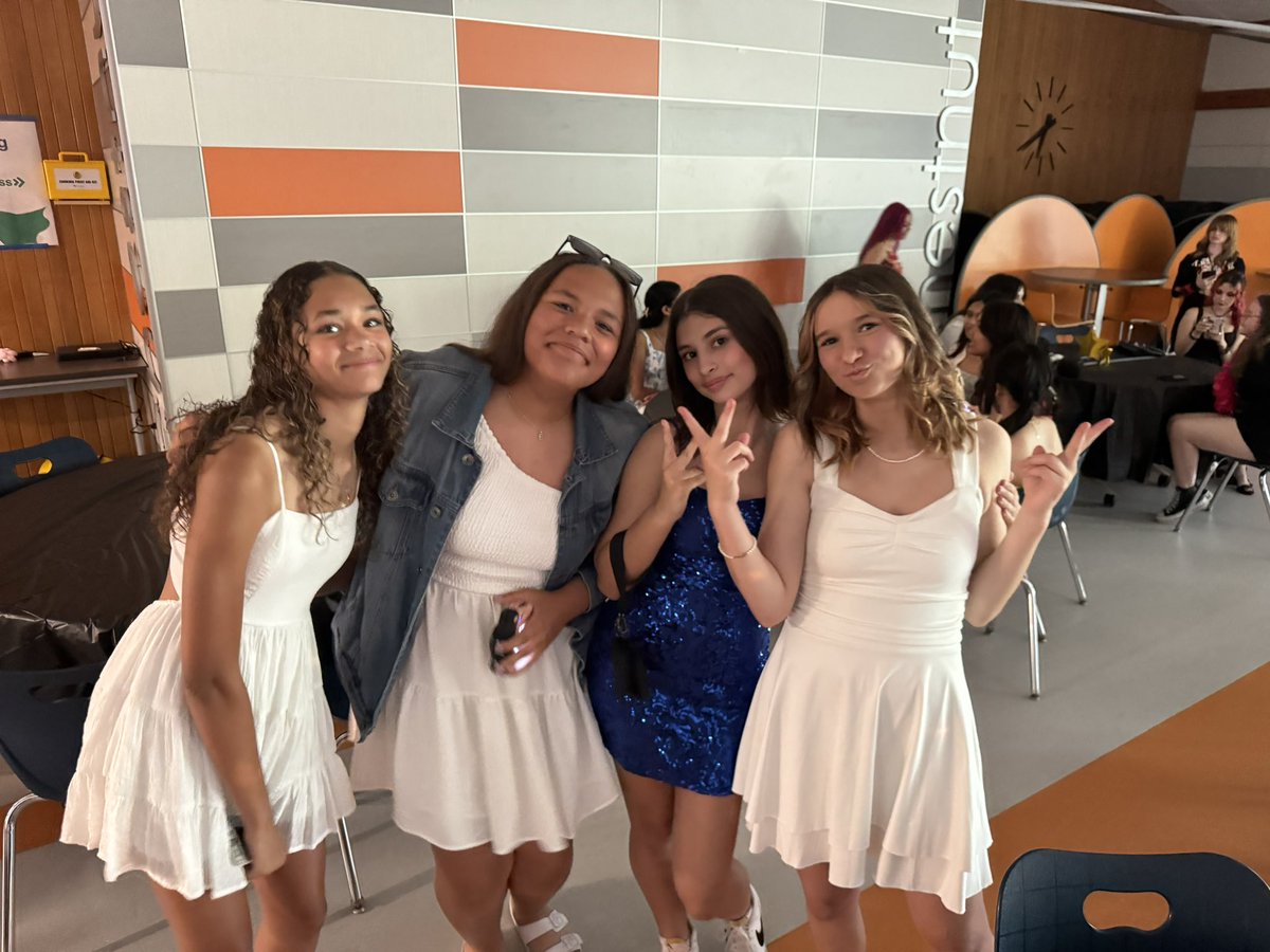 dziegler15's tweet photo. 8th grade dances at all four Lpool middle schools this evening!  Such excitement and fun had by all! Grateful for the staff, PTOs and families who make these important milestones memorable! 🧡💙 https://t.co/t5PjLu9jBe