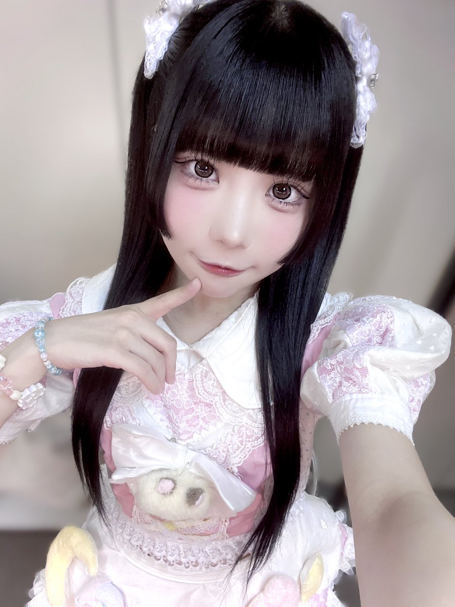 Nine_rikka_5's tweet photo. おはよう՞ᴗ͈  ̫ ᴗ͈՞︎☁️
本日mistFES2026です.ᐟ.ᐟ
ないんちゃん全曲静止画撮影可能だよ👍🏻
一緒に楽しもうね~！🍫♥ ꒷꒦ https://t.co/E0Lq5VReS1