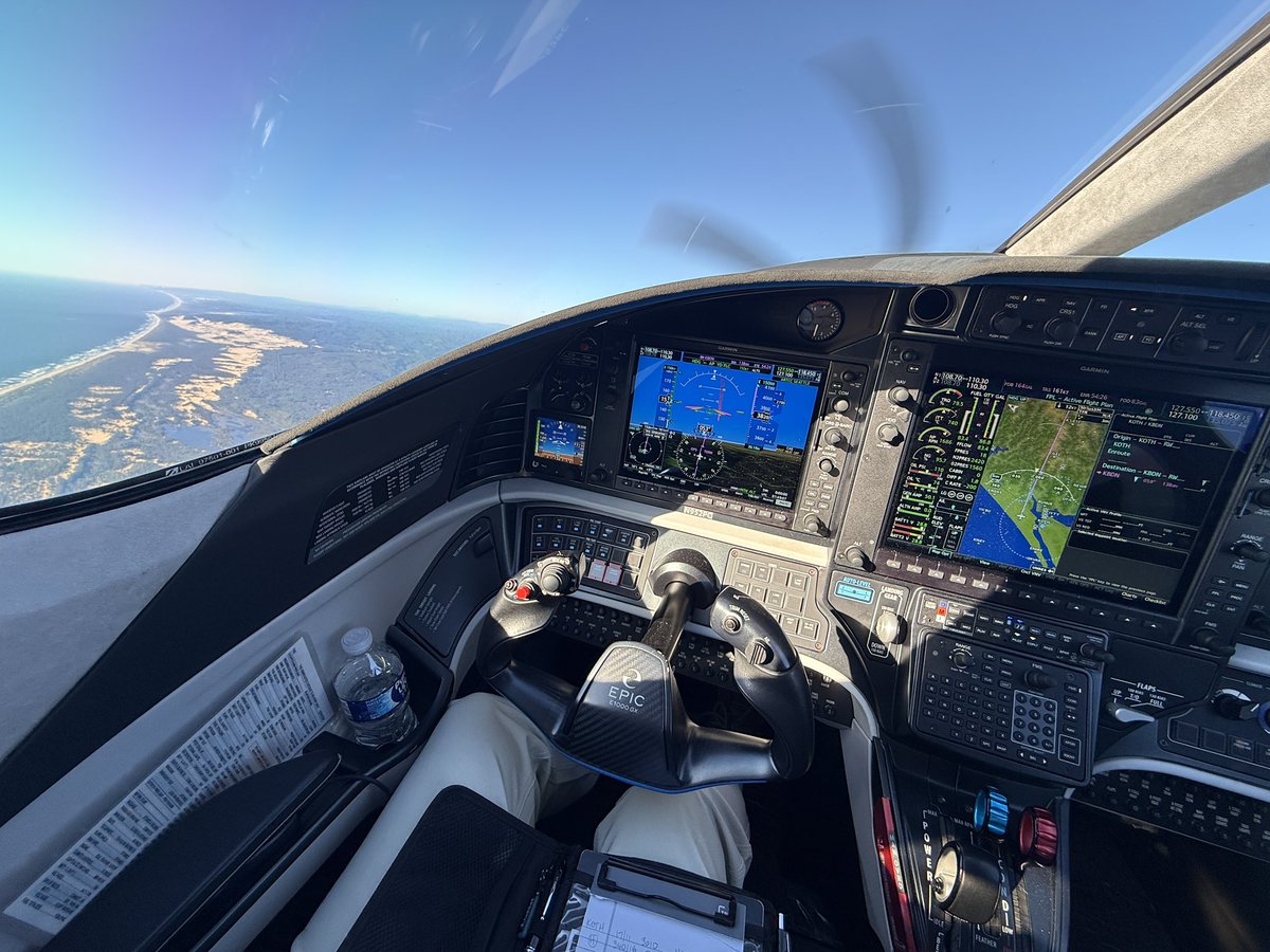 DavidMcLayKidd's tweet photo. Played @BandonDunesGolf yesterday with some buddies played @GambleSands last week with different buddies. Golf season is in full swing as is construction season. Thank goodness for @EpicAircraft https://t.co/tK1DDCvEyC