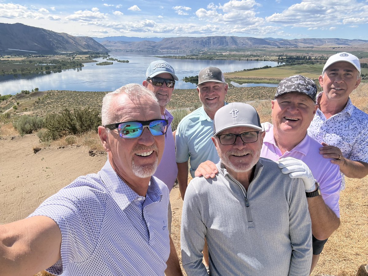 DavidMcLayKidd's tweet photo. Played @BandonDunesGolf yesterday with some buddies played @GambleSands last week with different buddies. Golf season is in full swing as is construction season. Thank goodness for @EpicAircraft https://t.co/tK1DDCvEyC