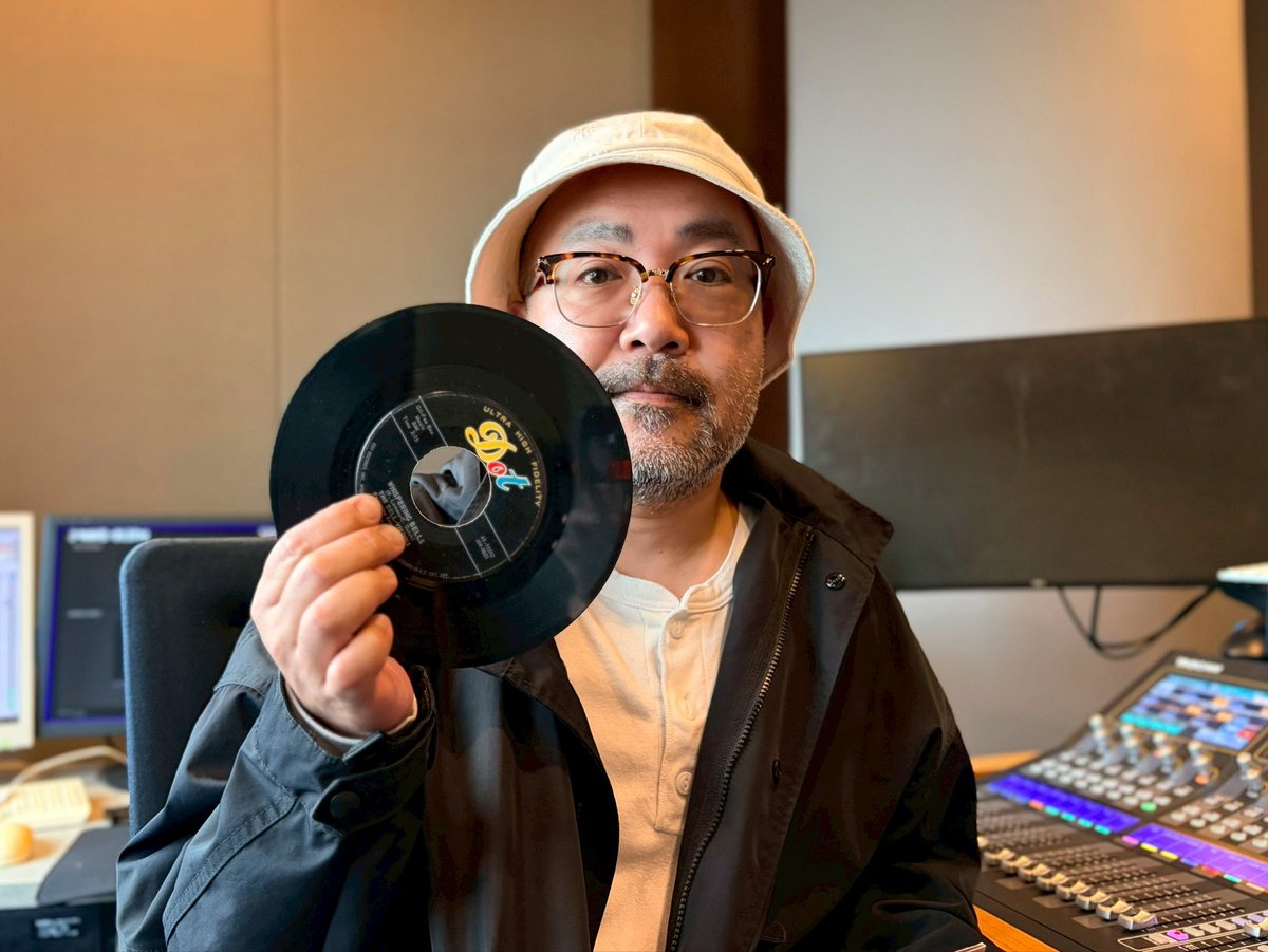 rajido_813's tweet photo. MELLOW MORNING 
6月のマンスリーセレクターは
@official_gug 松本素生さん

第2週に選んだのは 
映画「スタンド・バイ・ミー」を観て
好きになったというオールディーズ曲
The Dell VikingsのWhispering Bells
貴重な7インチで紹介♫

#ラジド https://t.co/u4ox93BmDo