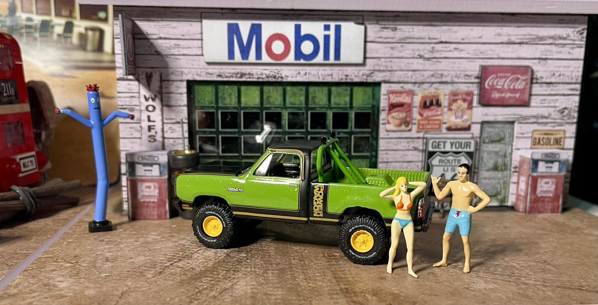 jerryjava's tweet photo. Itโs very HOT ๐ฅต today, time to head out to the beach in this classic Dodge 150 Macho Power Wagon โค๏ธโ๐ฅ
Load up the cooler, crank up the โช and chase the wave ๐
#m2machines #dodge #powerwagon https://t.co/CW6dY8xkud