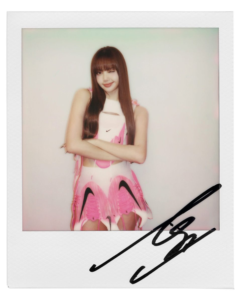 buluuugreen's tweet photo. เป็นกำลังใจให้ลิซ่าฉีกหน้าคนไทยคนเเรกในพิธีเปิดค่ะ

LISA OPENING CEREMONY
#LISAXGOALS
#LISAxFIFAWorldCup https://t.co/MG7OxCphq0