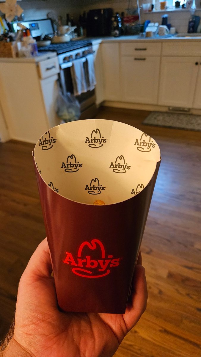 beardtalk's tweet photo. @Arbys if this is your XL size, what is the small, just a picture of a fry? Lol https://t.co/eroEOMiY9k