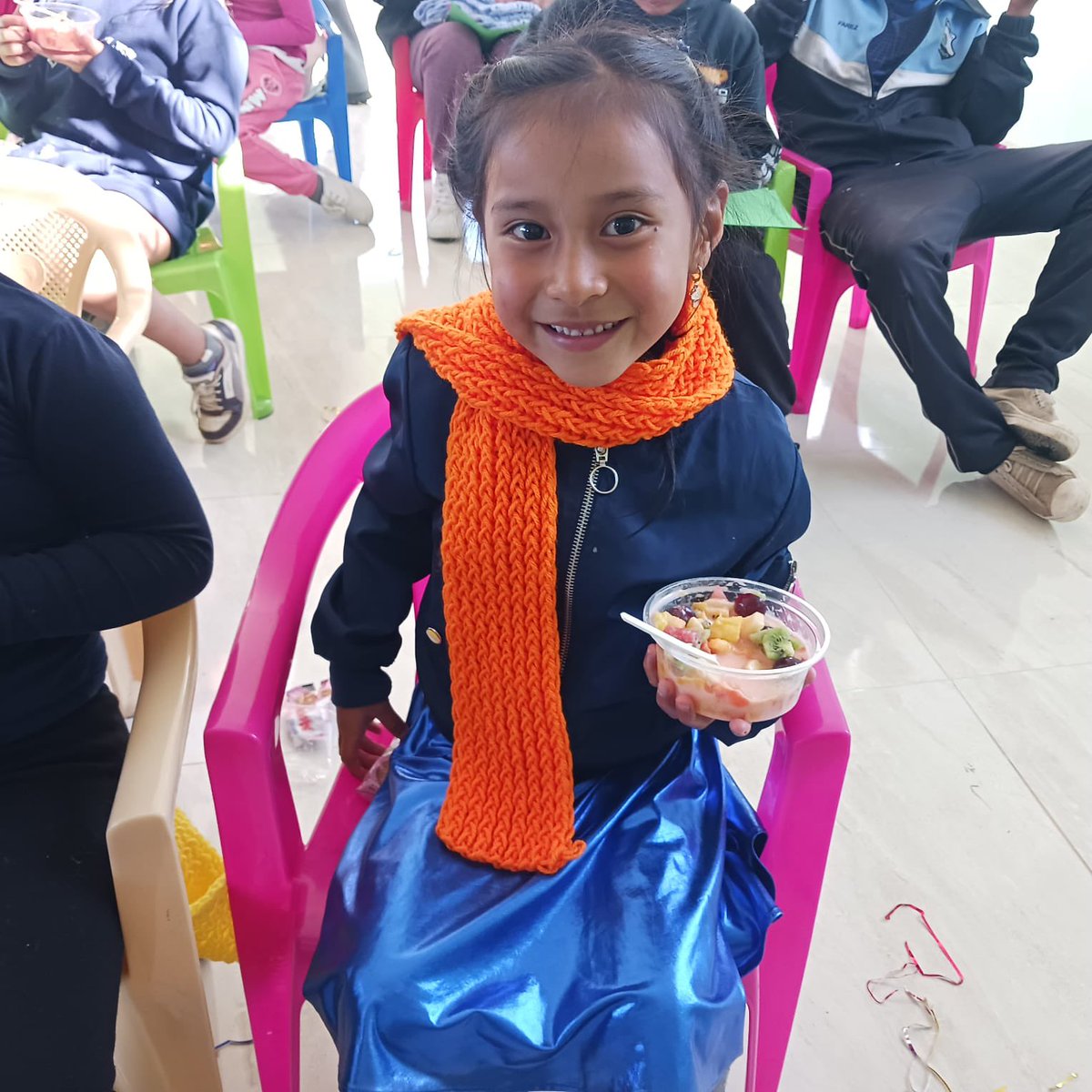 PateMinistries's tweet photo. En Ruizho celebrando el Día del niño. Aprendiendo los frutos del Espíritu con una rica ensalada de frutas..                                             From another one of our mountain Bible clubs. Celebrating Children’s Day in Ruizho. Learning about the fruits of the Spirit with a delicious fruit salad.